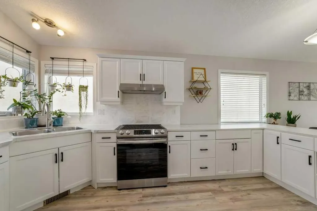 215 Grand River Boulevard W Lethbridge AB T1K 8C5