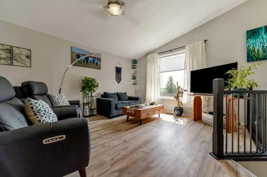 215 Grand River Boulevard W Lethbridge AB T1K 8C5