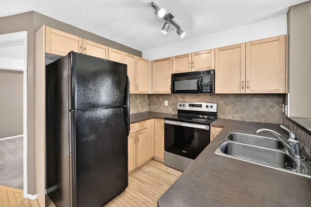 70 Panamount Drive NW Calgary AB T3K 5Z1