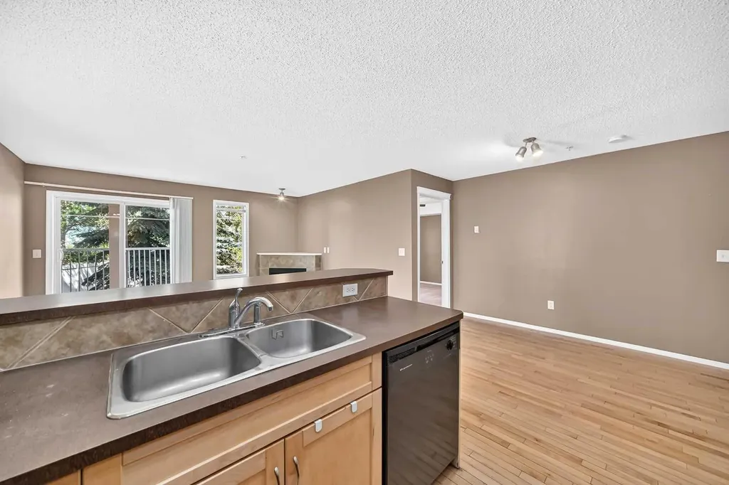 70 Panamount Drive NW Calgary AB T3K 5Z1