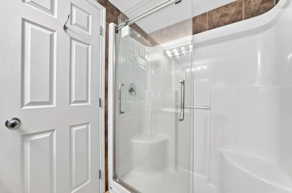 70 Panamount Drive NW Calgary AB T3K 5Z1
