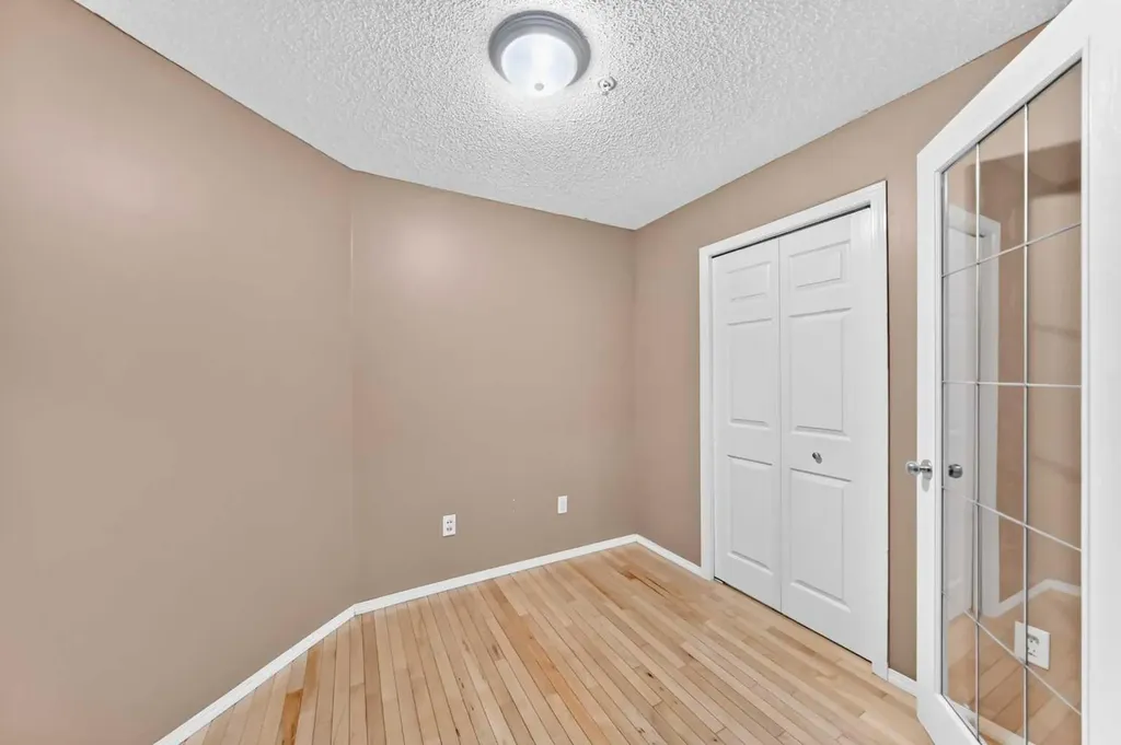 70 Panamount Drive NW Calgary AB T3K 5Z1