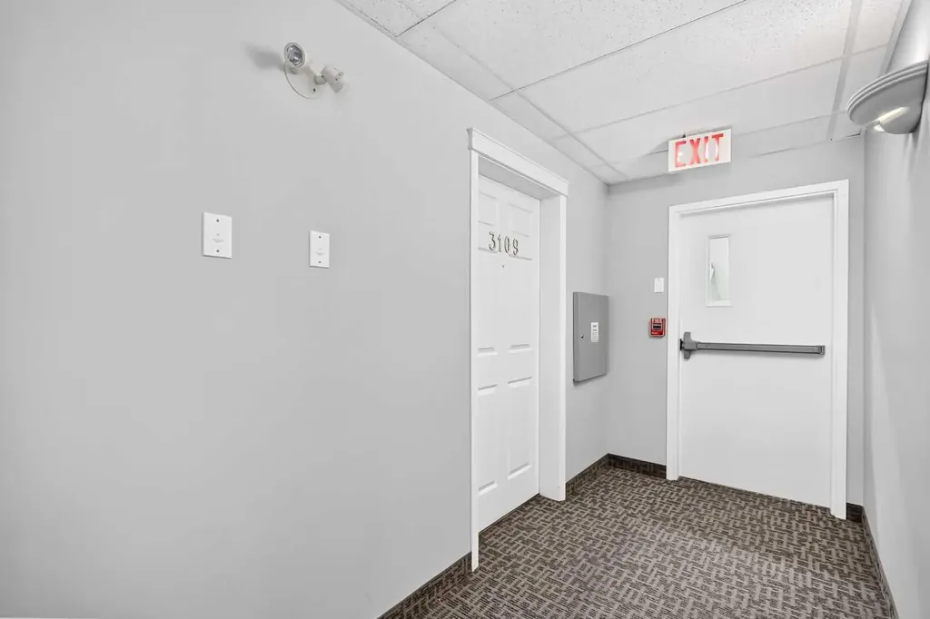 70 Panamount Drive NW Calgary AB T3K 5Z1
