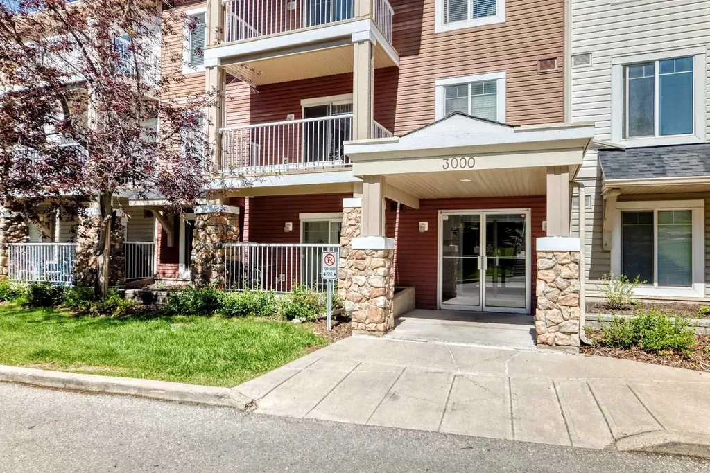 70 Panamount Drive NW Calgary AB T3K 5Z1