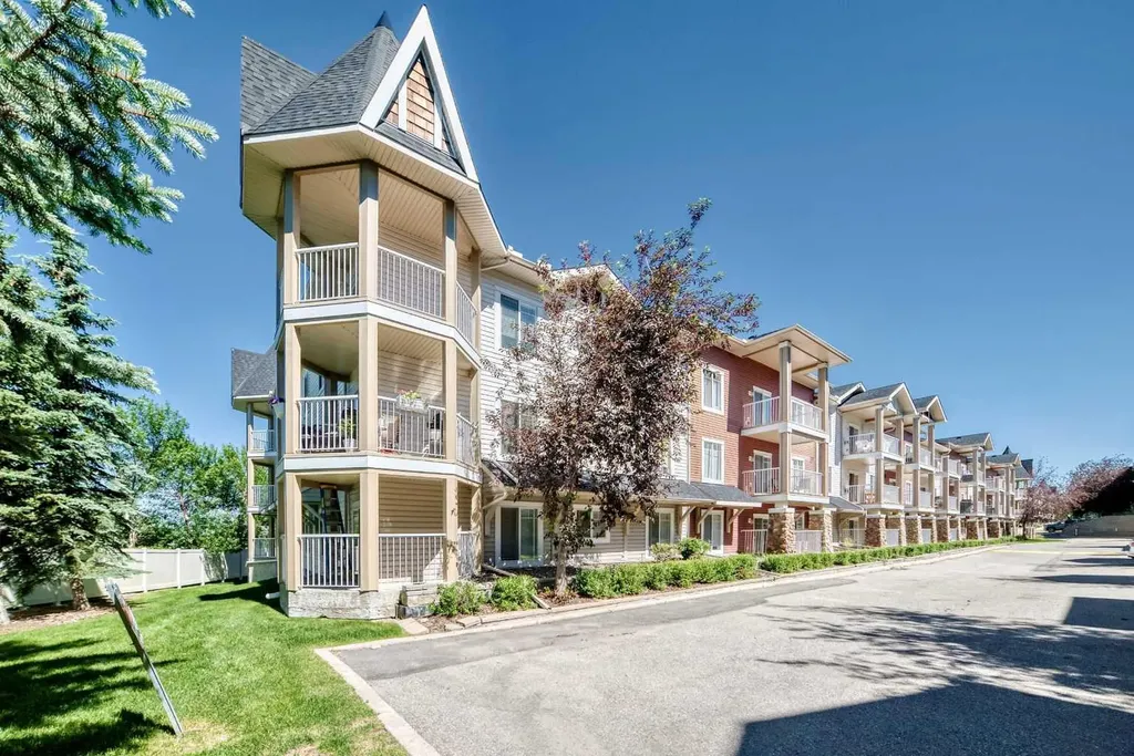 70 Panamount Drive NW Calgary AB T3K 5Z1