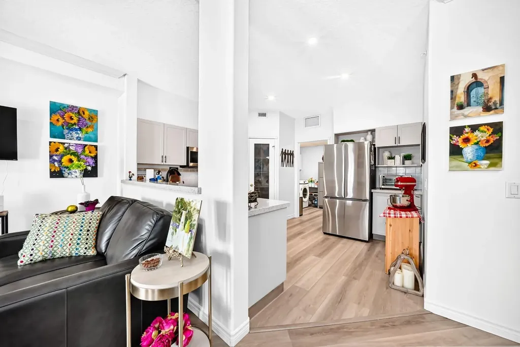 728 Country Hills Road NW Calgary AB T3K 5K8