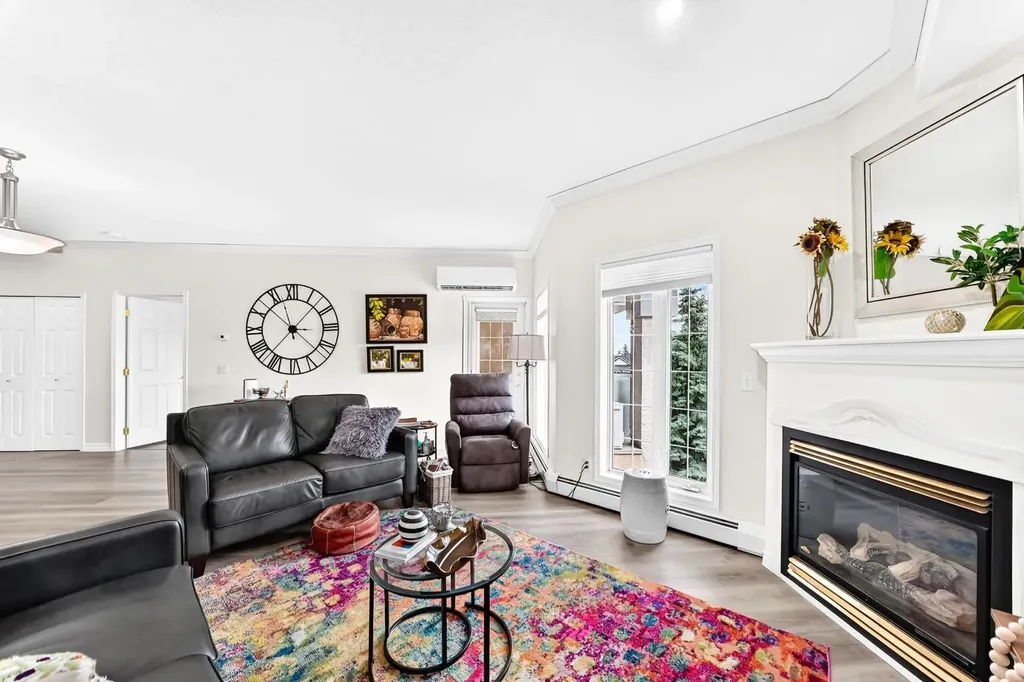 728 Country Hills Road NW Calgary AB T3K 5K8