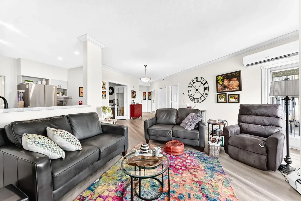 728 Country Hills Road NW Calgary AB T3K 5K8
