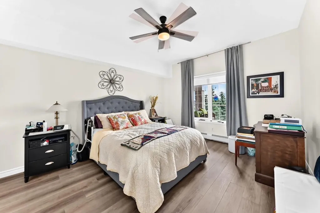 728 Country Hills Road NW Calgary AB T3K 5K8