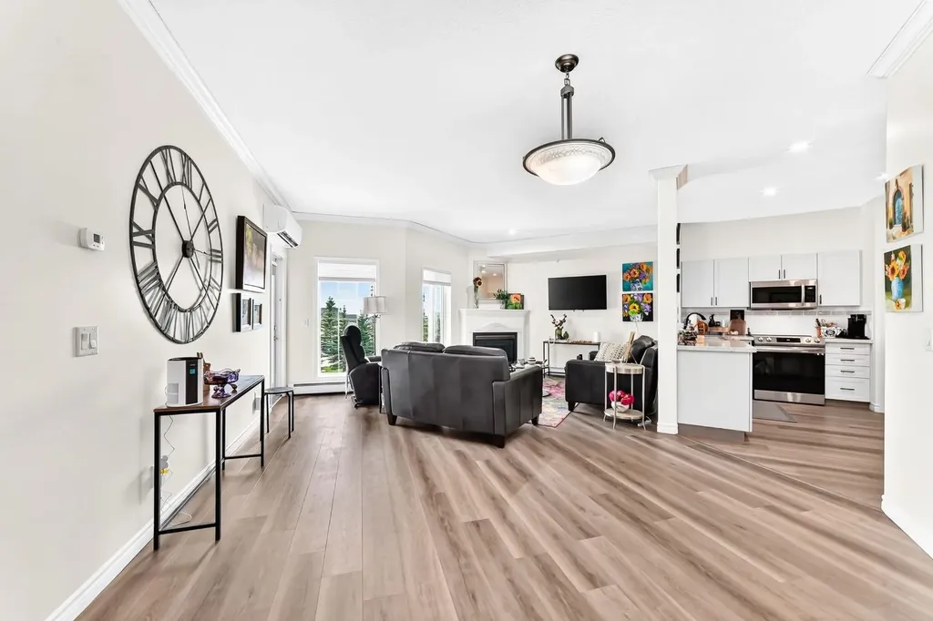 728 Country Hills Road NW Calgary AB T3K 5K8