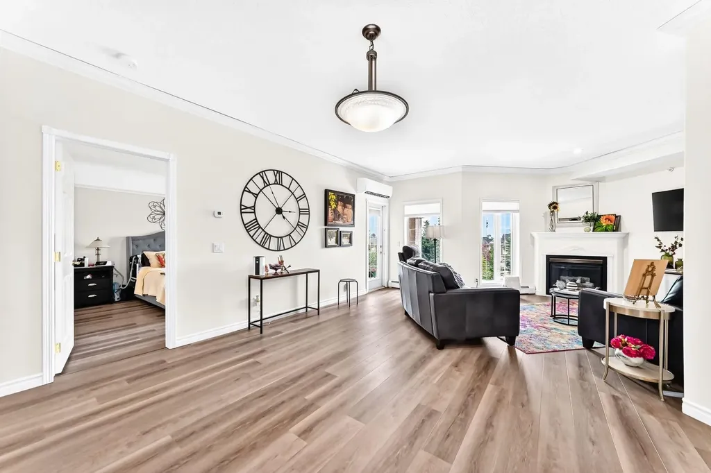 728 Country Hills Road NW Calgary AB T3K 5K8