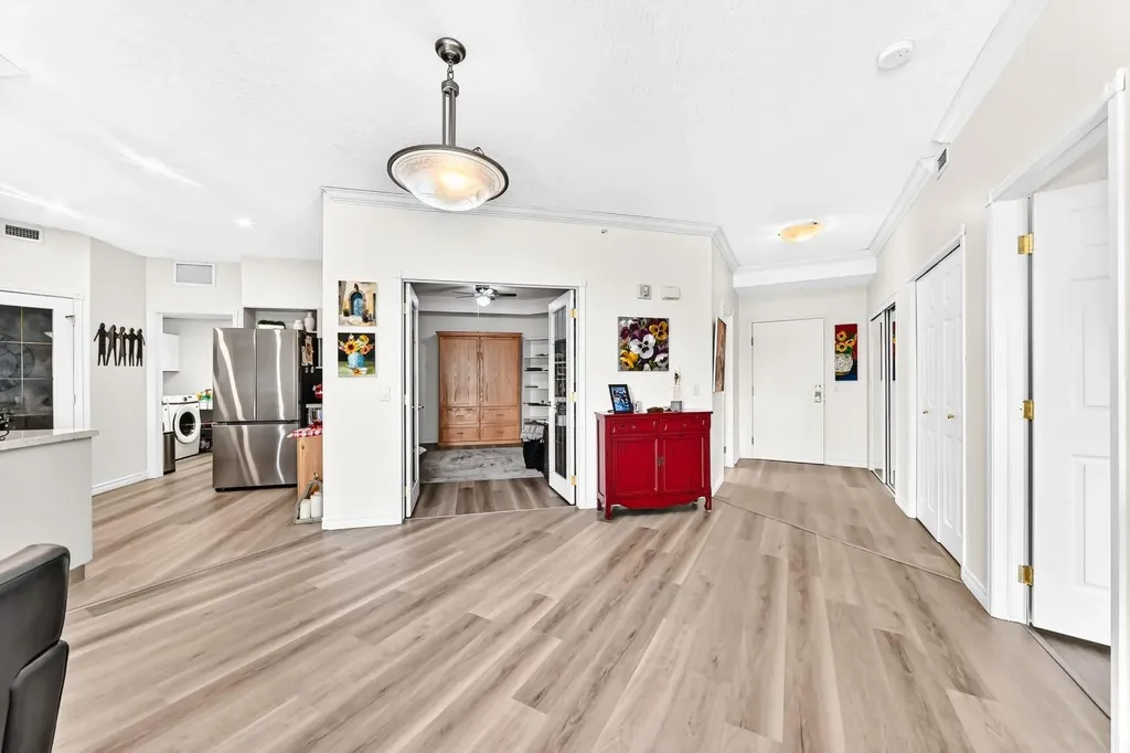 728 Country Hills Road NW Calgary AB T3K 5K8