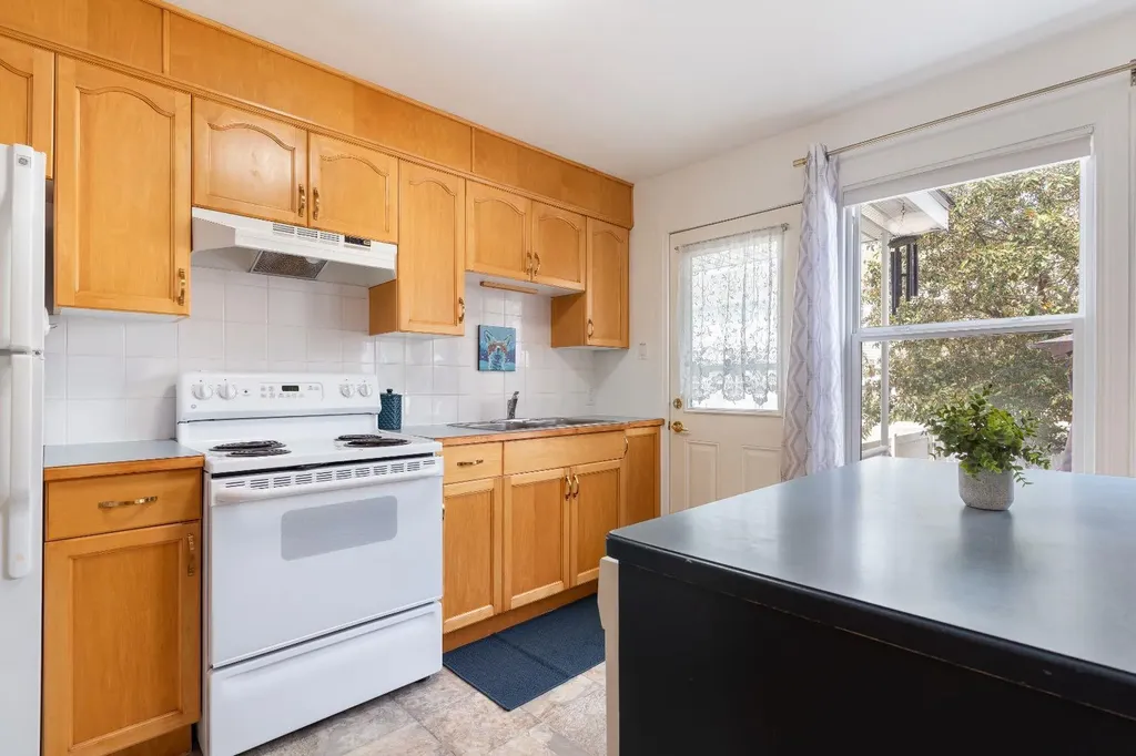 36 Poplar Crescent Springbrook AB T4S 1V3