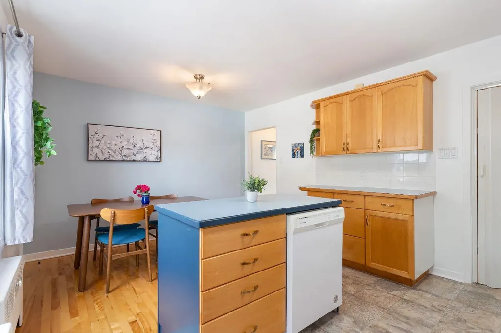 36 Poplar Crescent Springbrook AB T4S 1V3