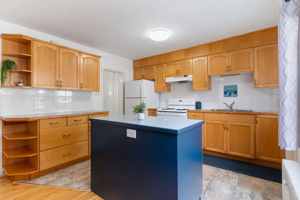 36 Poplar Crescent Springbrook AB T4S 1V3