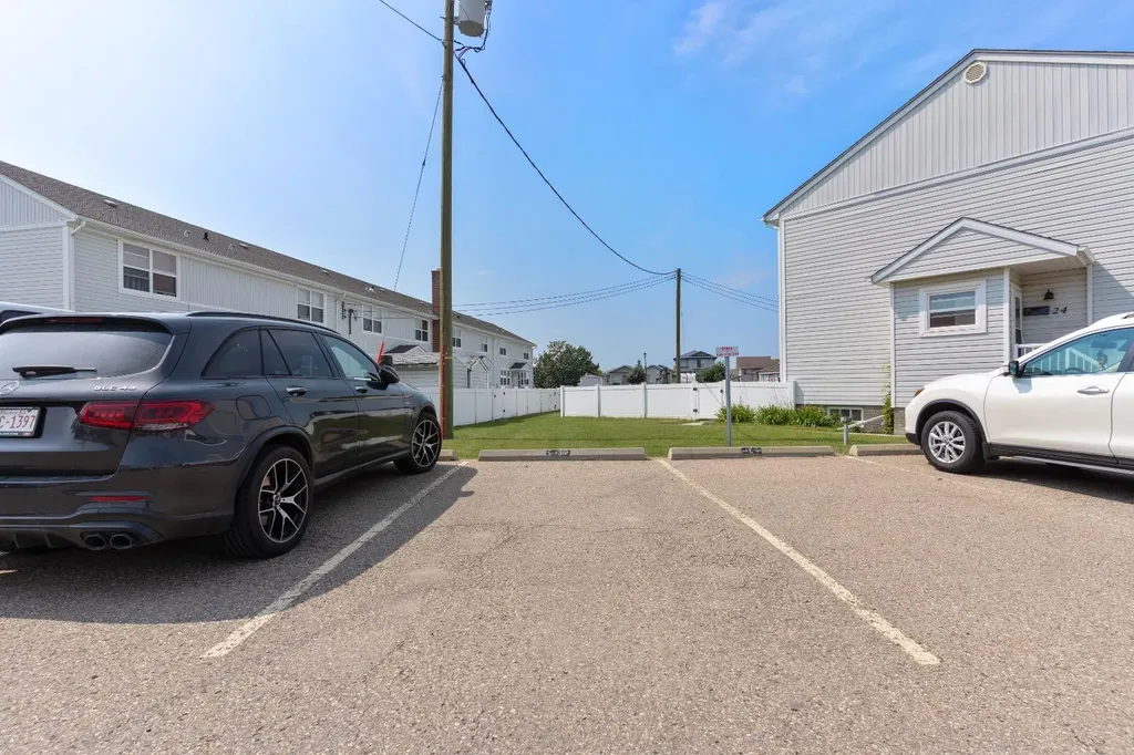 36 Poplar Crescent Springbrook AB T4S 1V3