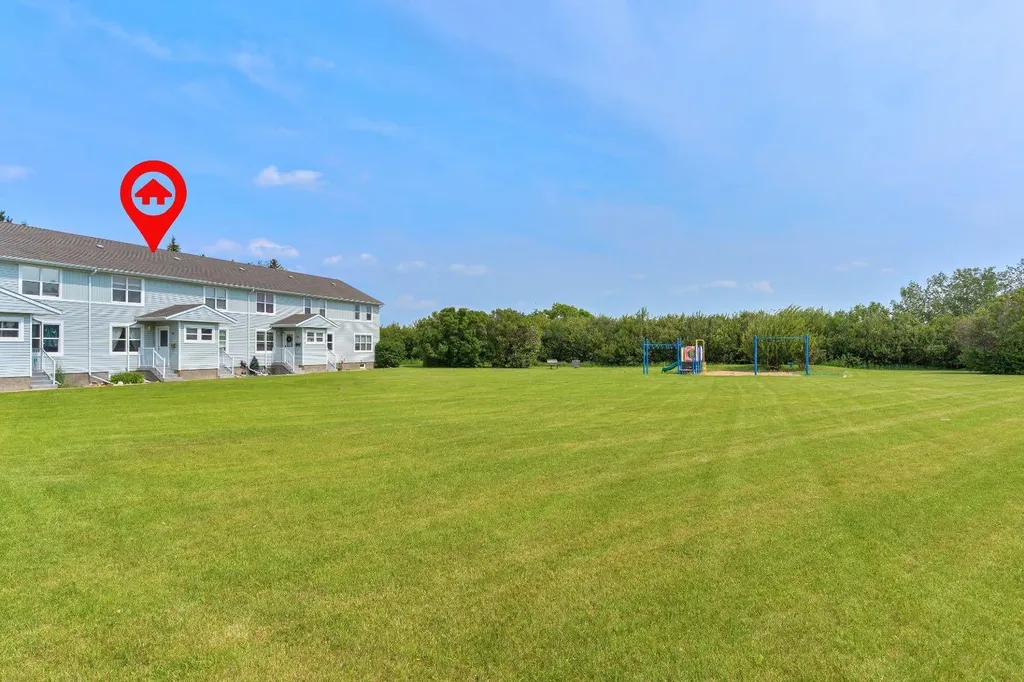 36 Poplar Crescent Springbrook AB T4S 1V3