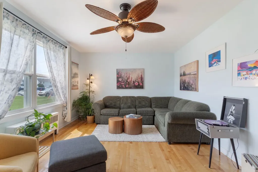 36 Poplar Crescent Springbrook AB T4S 1V3