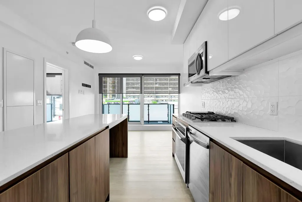 327 9a Street NW Calgary AB T2N1T7