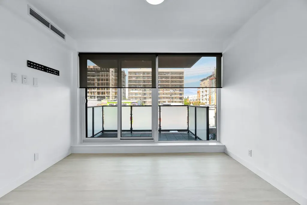 327 9a Street NW Calgary AB T2N1T7