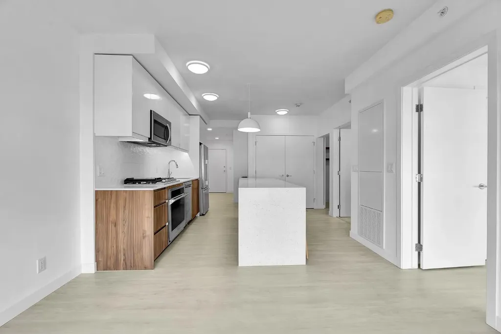 327 9a Street NW Calgary AB T2N1T7