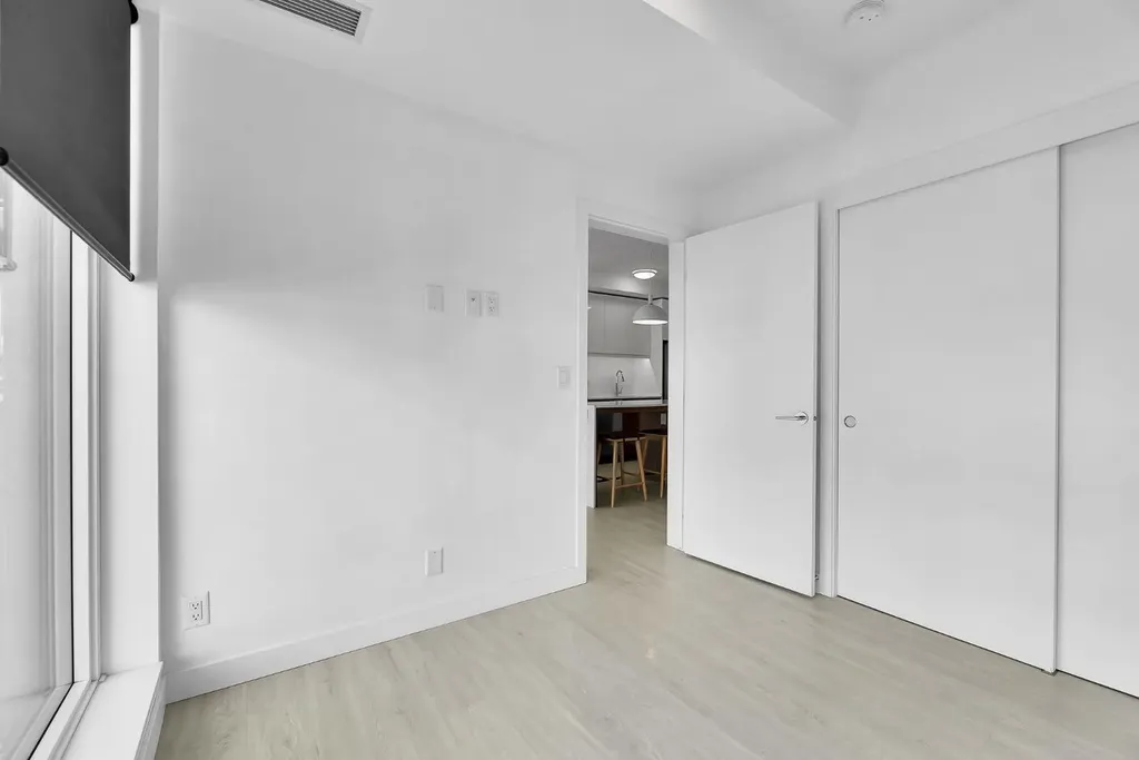 327 9a Street NW Calgary AB T2N1T7