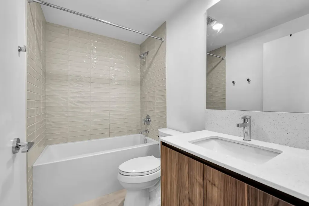 327 9a Street NW Calgary AB T2N1T7