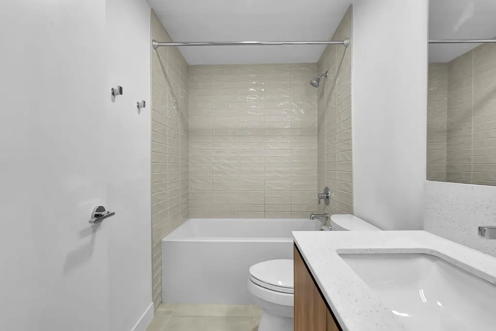 327 9a Street NW Calgary AB T2N1T7