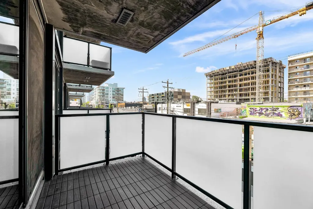 327 9a Street NW Calgary AB T2N1T7