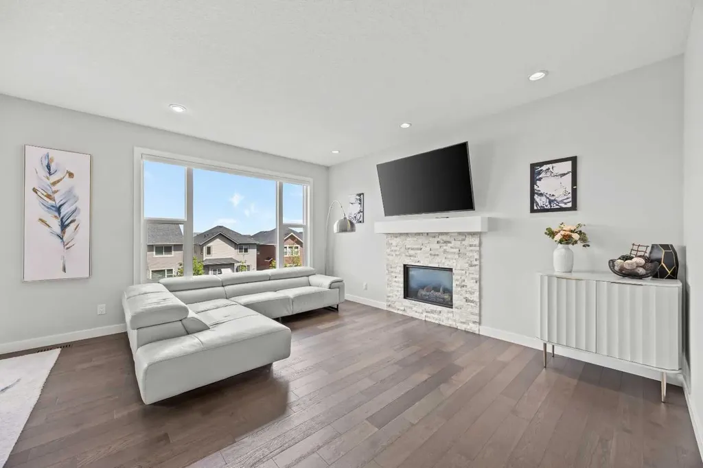 238 Nolancrest Heights NW Calgary AB T3R0V8