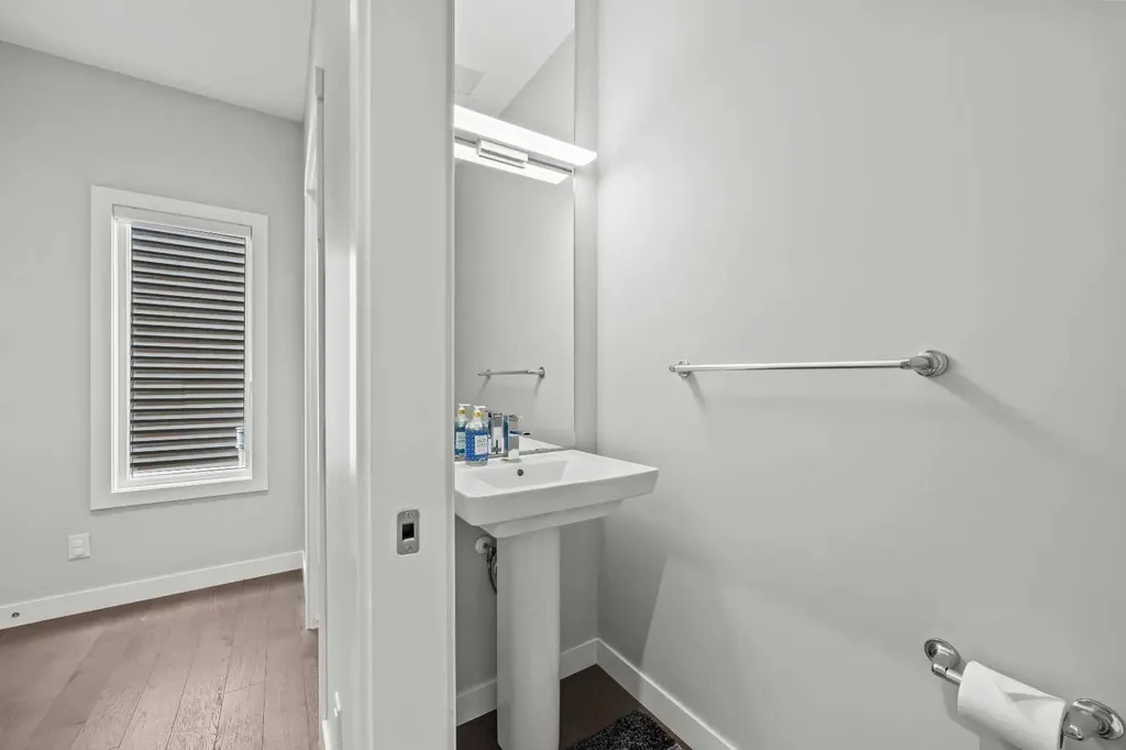 238 Nolancrest Heights NW Calgary AB T3R0V8