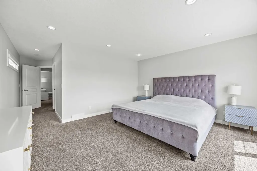 238 Nolancrest Heights NW Calgary AB T3R0V8