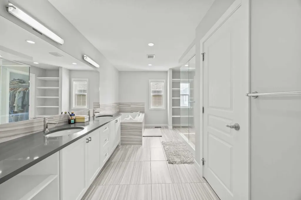238 Nolancrest Heights NW Calgary AB T3R0V8