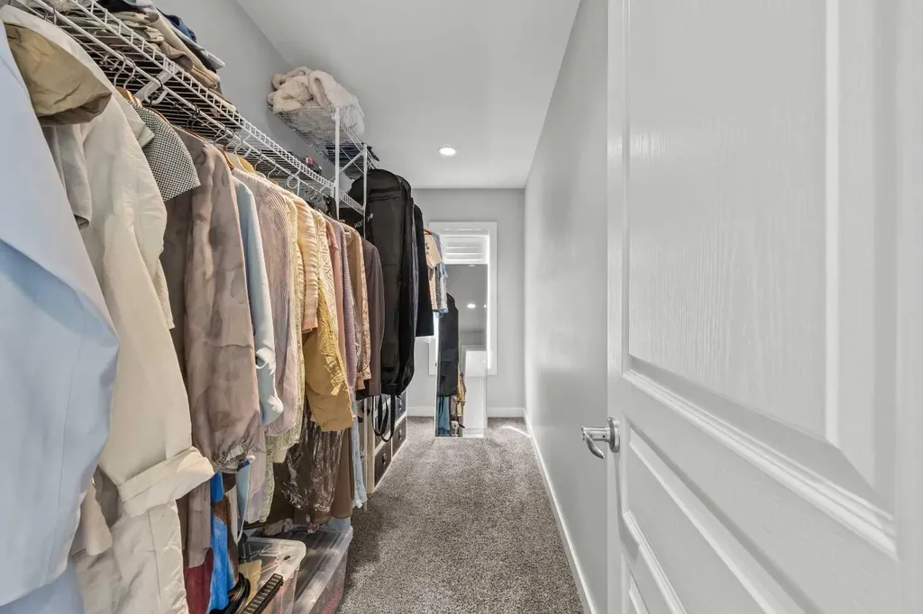 238 Nolancrest Heights NW Calgary AB T3R0V8