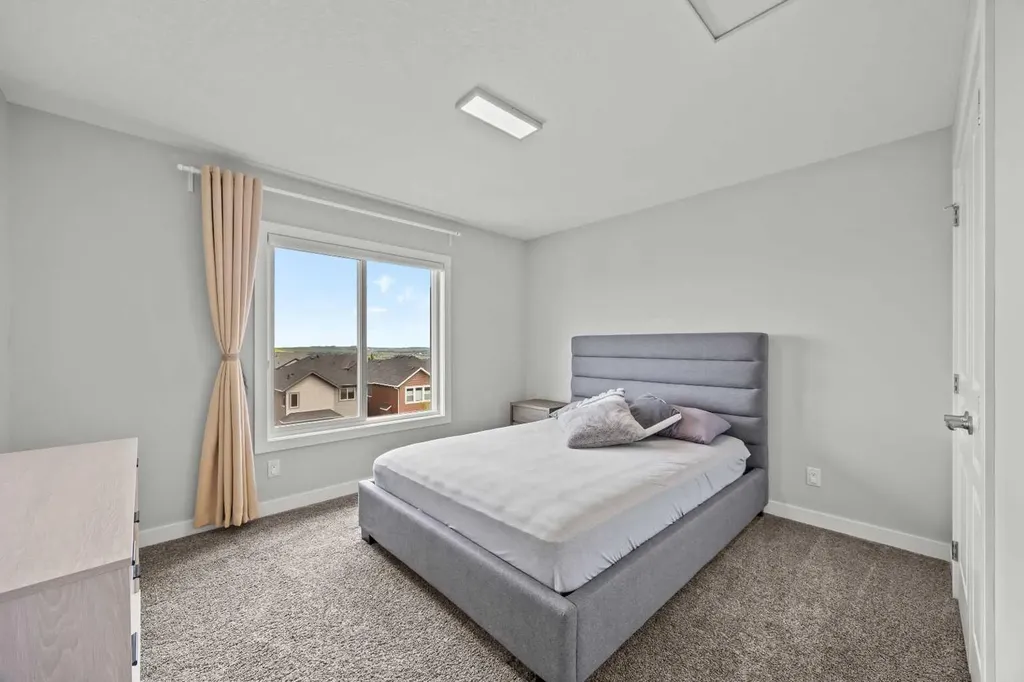 238 Nolancrest Heights NW Calgary AB T3R0V8