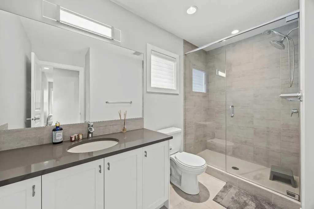238 Nolancrest Heights NW Calgary AB T3R0V8
