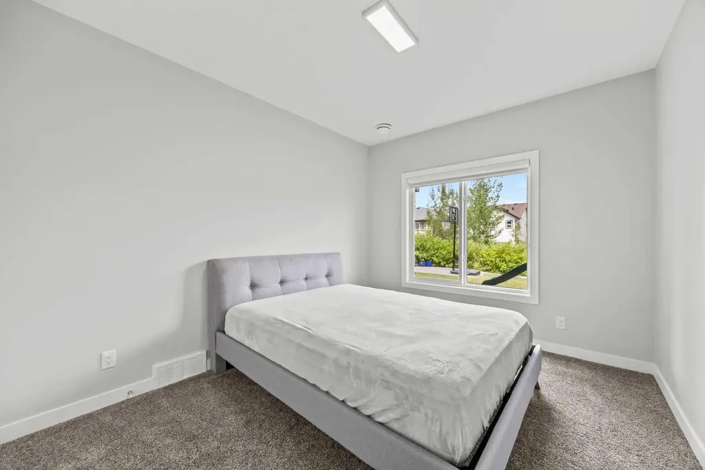 238 Nolancrest Heights NW Calgary AB T3R0V8