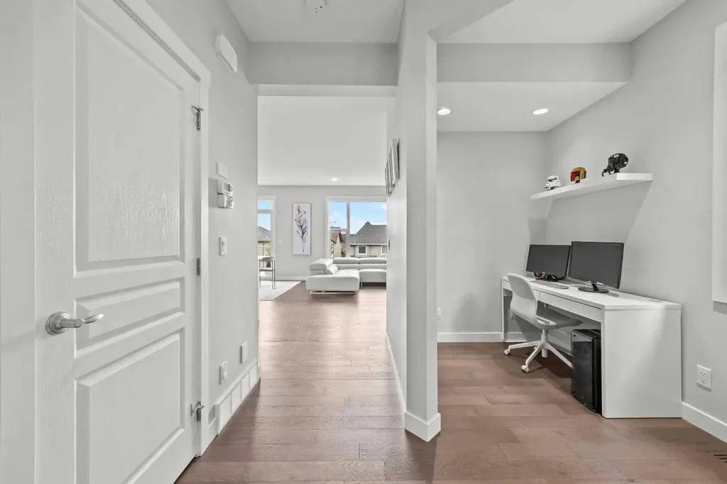 238 Nolancrest Heights NW Calgary AB T3R0V8
