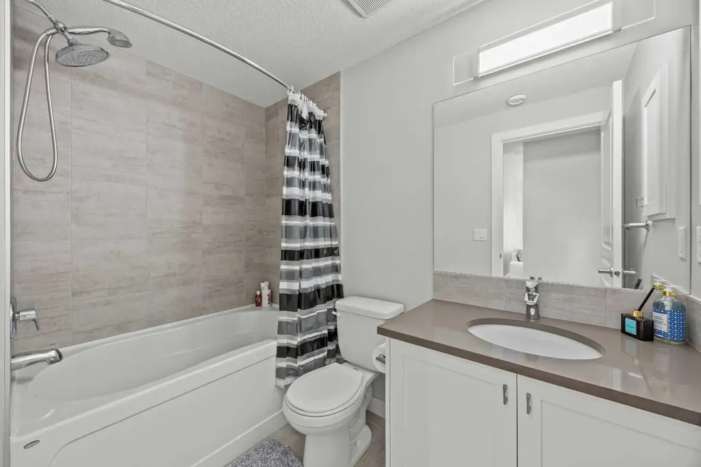 238 Nolancrest Heights NW Calgary AB T3R0V8