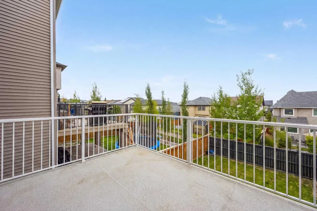 238 Nolancrest Heights NW Calgary AB T3R0V8