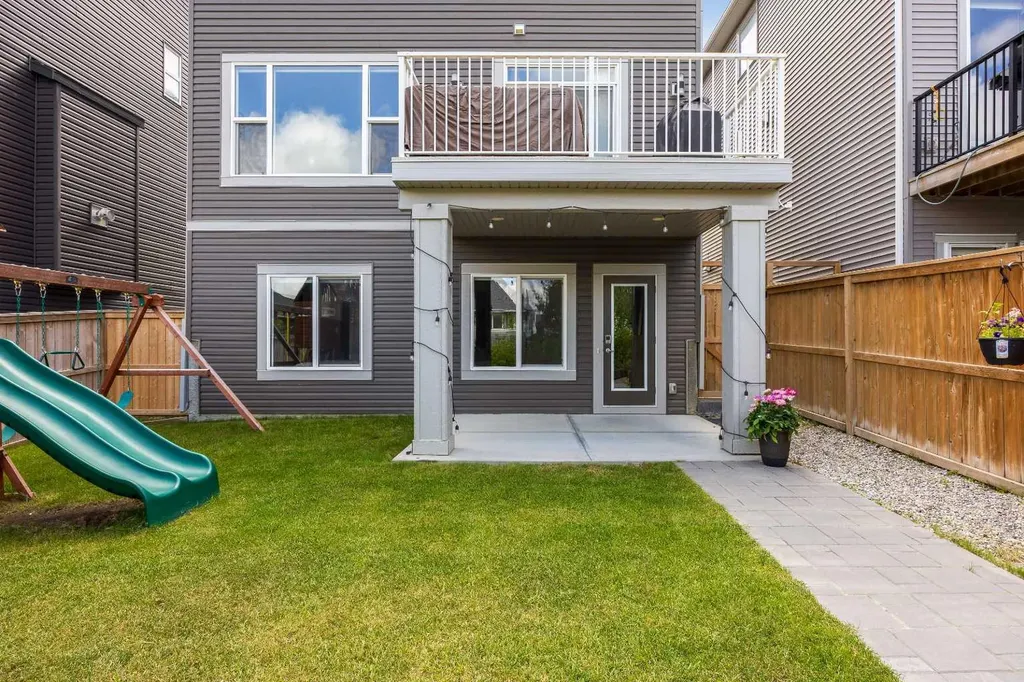 238 Nolancrest Heights NW Calgary AB T3R0V8