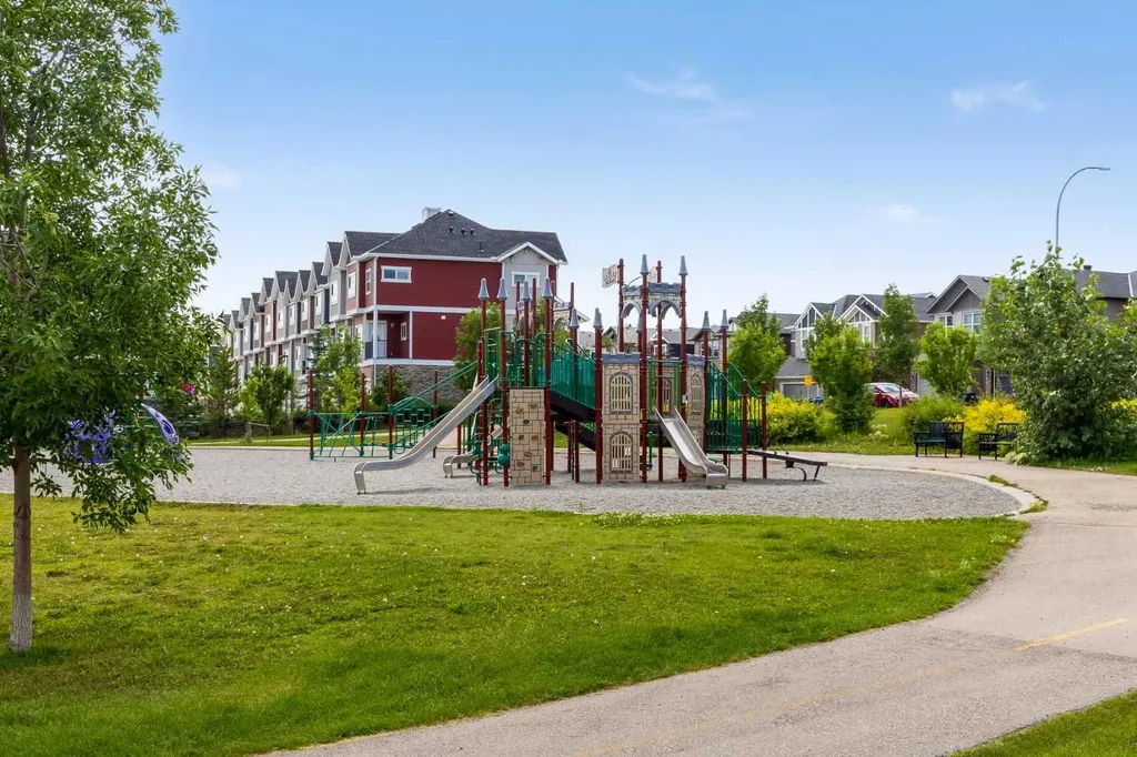 238 Nolancrest Heights NW Calgary AB T3R0V8