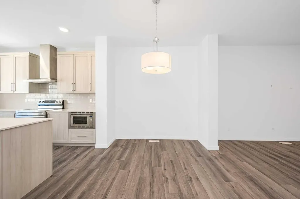 399 Magnolia Drive SE Calgary AB T3M 3M4