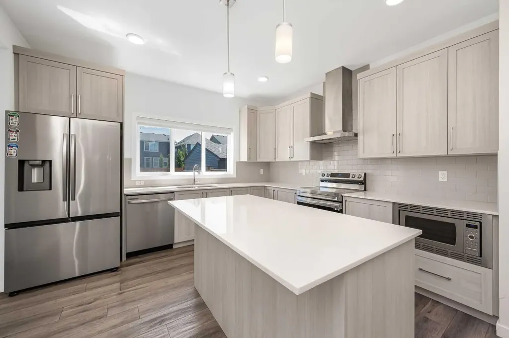 399 Magnolia Drive SE Calgary AB T3M 3M4