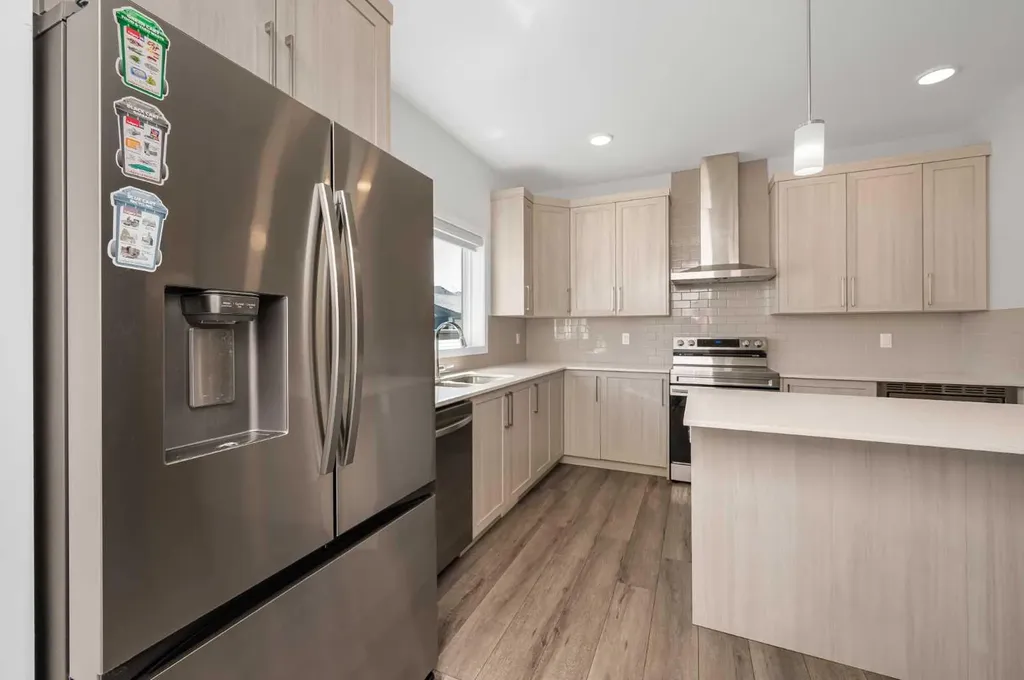 399 Magnolia Drive SE Calgary AB T3M 3M4
