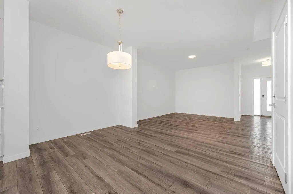 399 Magnolia Drive SE Calgary AB T3M 3M4