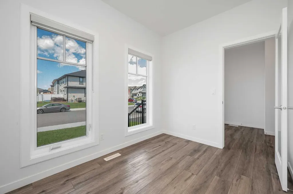 399 Magnolia Drive SE Calgary AB T3M 3M4