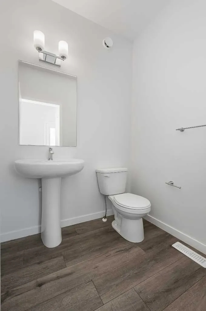399 Magnolia Drive SE Calgary AB T3M 3M4