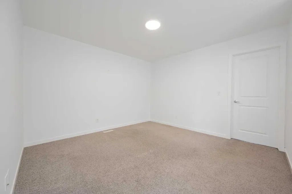 399 Magnolia Drive SE Calgary AB T3M 3M4