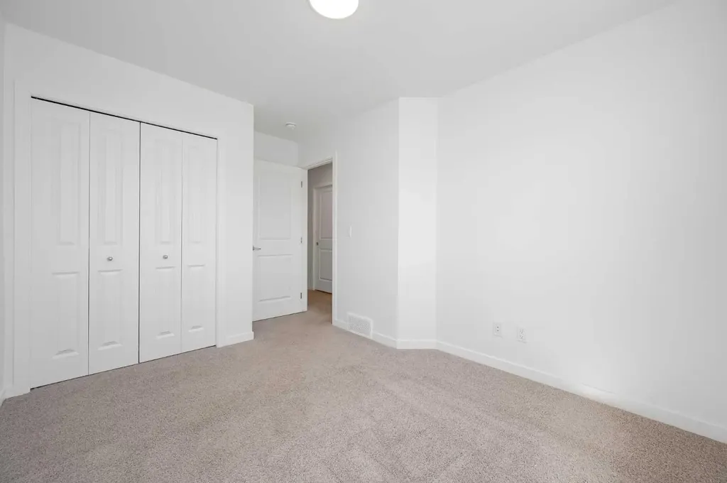 399 Magnolia Drive SE Calgary AB T3M 3M4